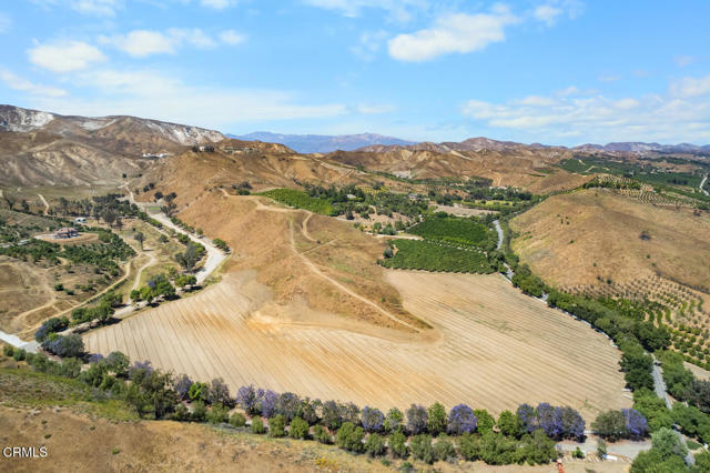 6943 Solano Verde Drive, Somis CA: https://media.crmls.org/mediaz/2af39987-0c74-435c-a771-7d1b1d602120.jpg