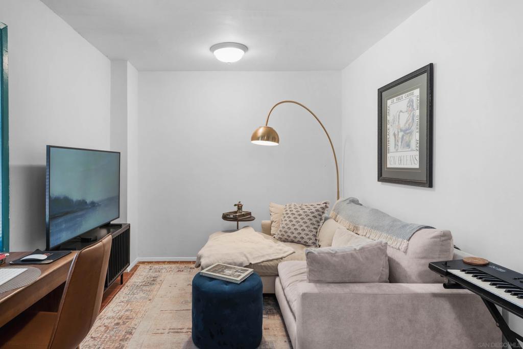 MLS #250039279SD image #40