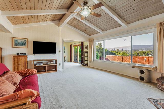 1020 Green Valley Road, Watsonville CA: https://media.crmls.org/mediaz/2af4b2f6-c090-4f60-858d-a525cd9dee71.jpg