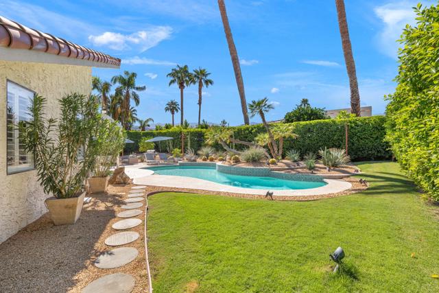 4 Lincoln Place, Rancho Mirage CA: https://media.crmls.org/mediaz/2af55a33-b36f-49d7-9f59-d3b3cf06c735.jpg