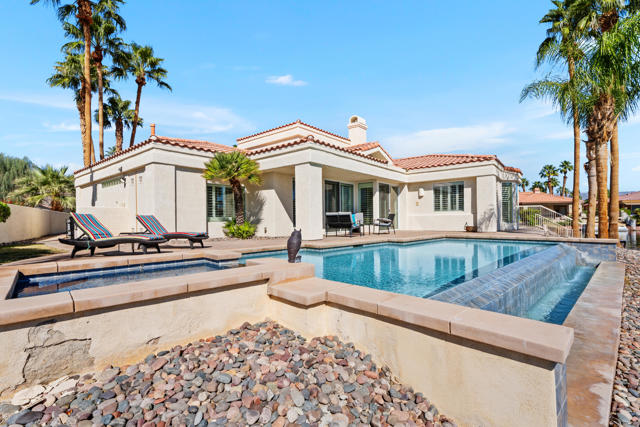 47380 Via Cordova, La Quinta CA: https://media.crmls.org/mediaz/2af58108-dfba-4fdc-8fc2-27d7a644e759.jpg