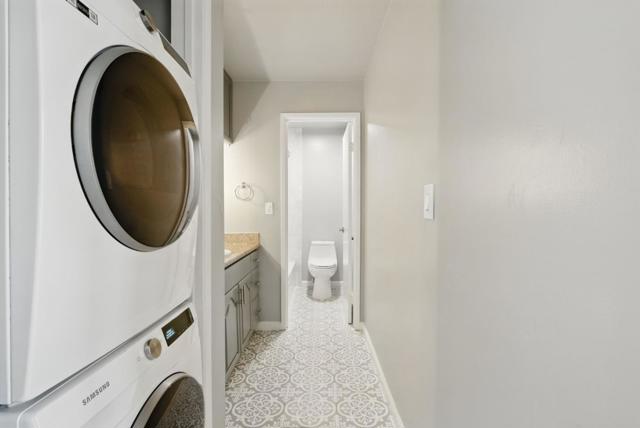 1 Appian Way, South San Francisco CA: https://media.crmls.org/mediaz/2af5a0b7-f9c6-4c4f-81f1-d37b387219d4.jpg
