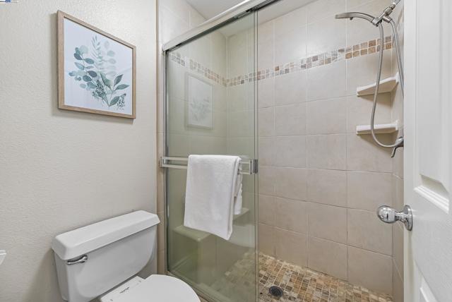 4165 Cortina Ct, Pleasanton CA: https://media.crmls.org/mediaz/2af5a37d-4c9d-46ad-b124-628f805f477f.jpg
