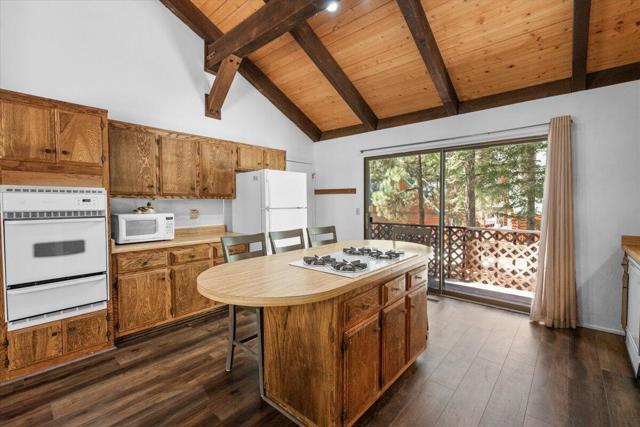 43706 Sand Canyon Road, Big Bear CA: https://media.crmls.org/mediaz/2af68d32-13f8-4c0f-8f02-28775cb18d54.jpg