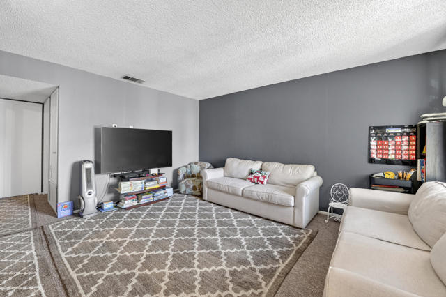 Image 18 of 23 For 48334 Stewart Drive J4