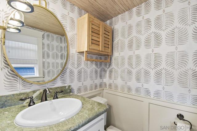 744 G Ave, Coronado CA: https://media.crmls.org/mediaz/2af7724d-d7e3-4fb7-b537-a2a4cb19ae3e.jpg