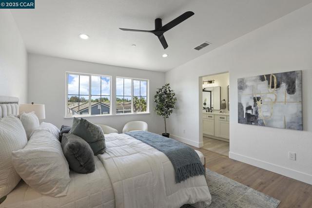 Image 22 of 35 For 2575 Edgewater Drive