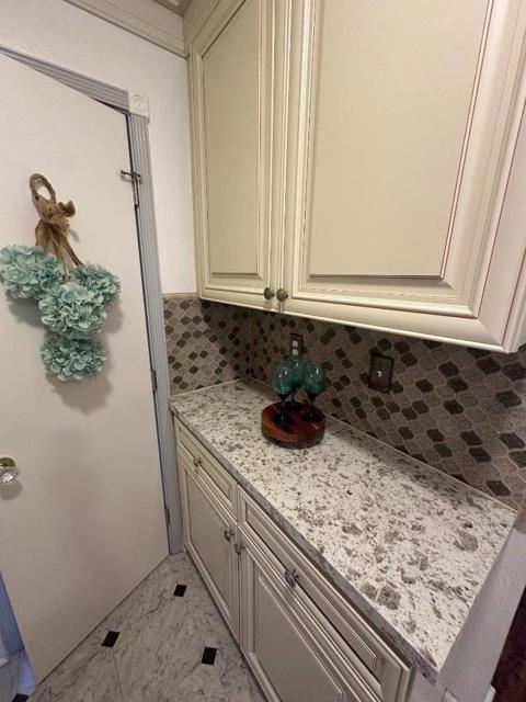 2727 Blenheim Avenue, Redwood City CA: https://media.crmls.org/mediaz/2af84082-632d-4b15-86eb-a5e54e43671a.jpg