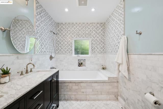 919 Mckinley Ave, Oakland CA: https://media.crmls.org/mediaz/2af87c81-3abd-4b79-bee4-7205b97822e8.jpg