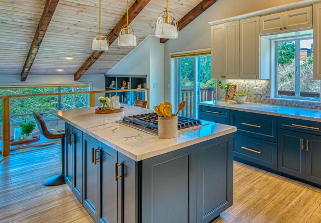 770 Alta Vista Road, Montara CA: https://media.crmls.org/mediaz/2af93fe3-d7d8-4b43-a4e9-6e8227dc728b.jpg