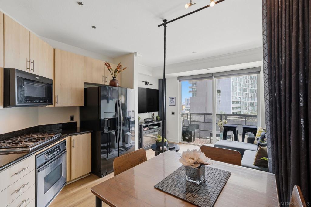 1225 Island - photo 7