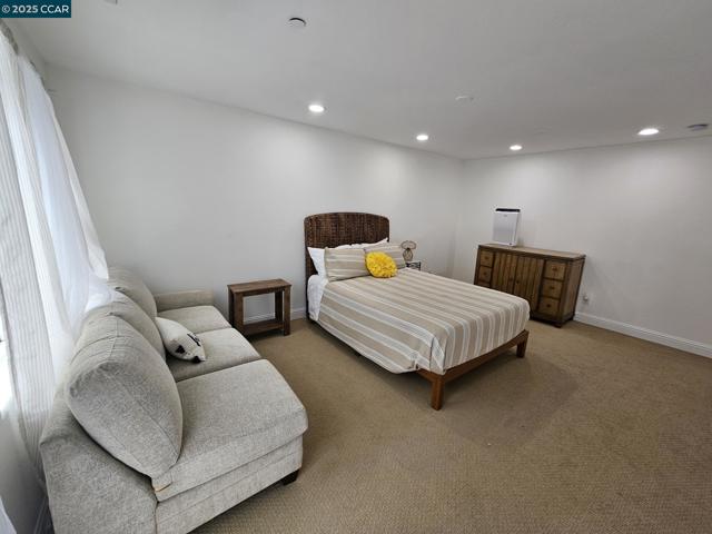 2785 Butters Dr, Oakland CA: https://media.crmls.org/mediaz/2afaee58-e312-49f7-aedc-f27273fc23ac.jpg