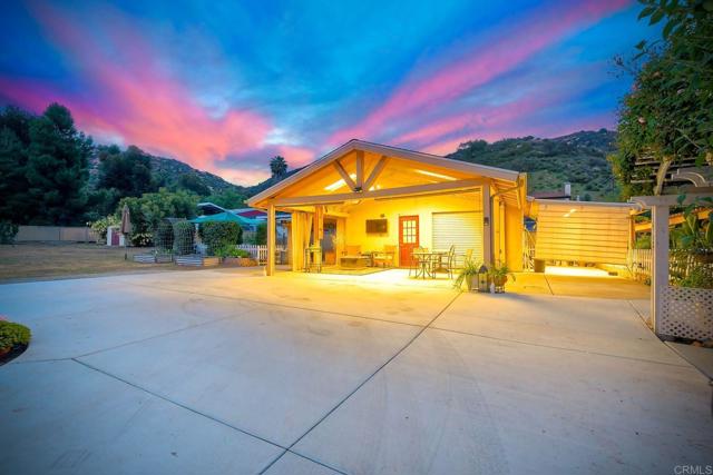3097 Hidden Creek, Escondido CA: https://media.crmls.org/mediaz/2afbed24-7505-4de0-9579-4ff7fe28ba11.jpg