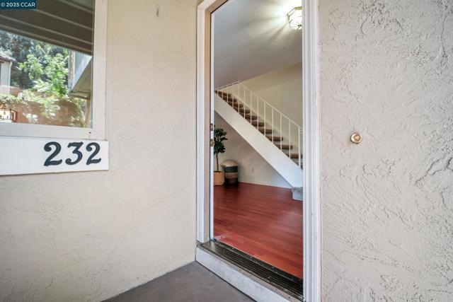 232 Jewel Terrace, Danville CA: https://media.crmls.org/mediaz/2afbf771-fbf0-4494-a41f-c83cb1b70550.jpg