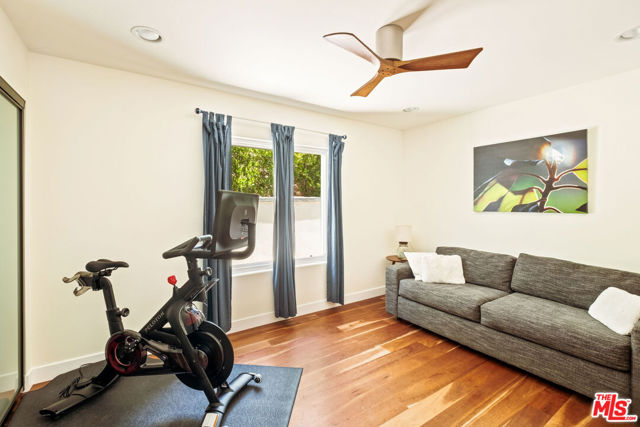 26024 Farmfield Road, Calabasas CA: https://media.crmls.org/mediaz/2afc13a4-e907-4aae-b24e-7566eea68eb9.jpg