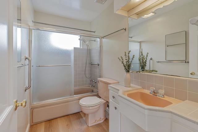 1700 Parkhills Avenue, Los Altos CA: https://media.crmls.org/mediaz/2afc3159-2fb4-4c1e-a3ca-3facb0c30e1a.jpg