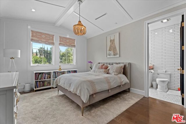 4105 Bellingham Avenue, Studio City CA: https://media.crmls.org/mediaz/2afcbaf2-55d4-4a18-ab9d-ec37ea056cc1.jpg