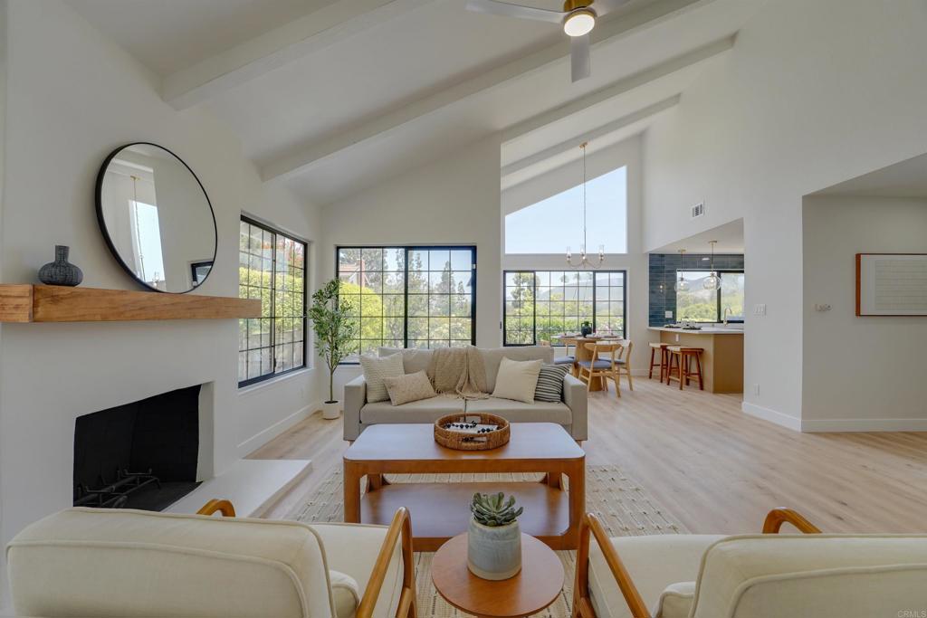 1022 La Casa Drive