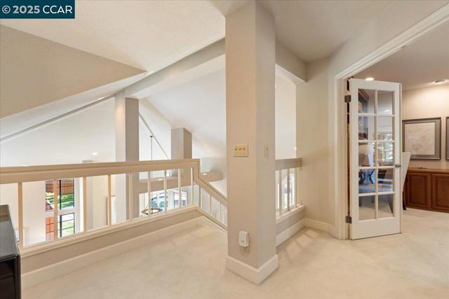 4101 Fox Creek Ct, Danville CA: https://media.crmls.org/mediaz/2afd10f0-8169-41c7-8cbf-62080e11d153.jpg