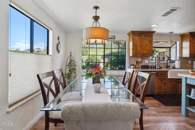 6378 Lada Avenue, Camarillo CA: https://media.crmls.org/mediaz/2afd4355-ad8c-4644-b16c-36a1100a3861.jpg
