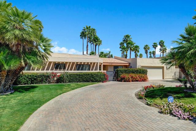 71138 Patricia Park Place, Rancho Mirage CA: https://media.crmls.org/mediaz/2afef95a-c3c2-4139-8b1d-494100245e57.jpg