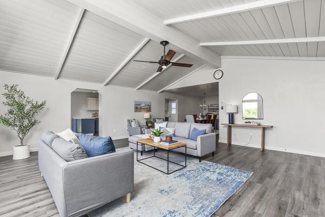 5188 Weymouth Way, Oceanside CA: https://media.crmls.org/mediaz/2aff1aab-0d62-497c-b634-fea9dbe168c9.jpg