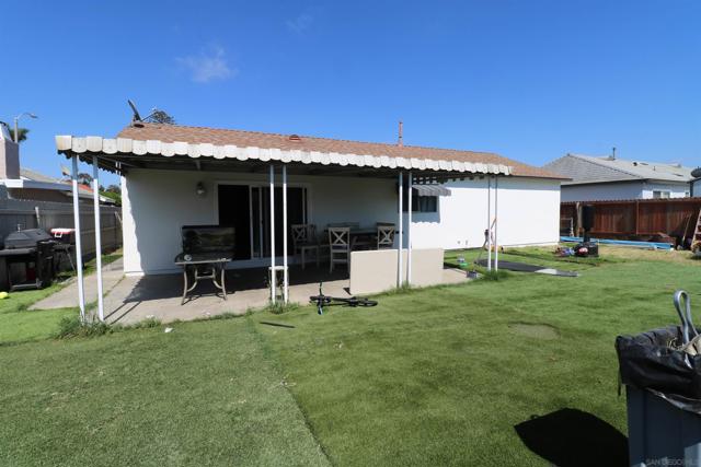 1252 Fourth Ave, Chula Vista CA: https://media.crmls.org/mediaz/2aff7824-c2e7-483d-9360-5b4f3d6cb6a4.jpg