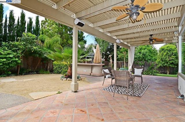 2405 Vintage Lane, Livermore CA: https://media.crmls.org/mediaz/2b006cd9-50d4-49ca-9f85-f4f19335103b.jpg