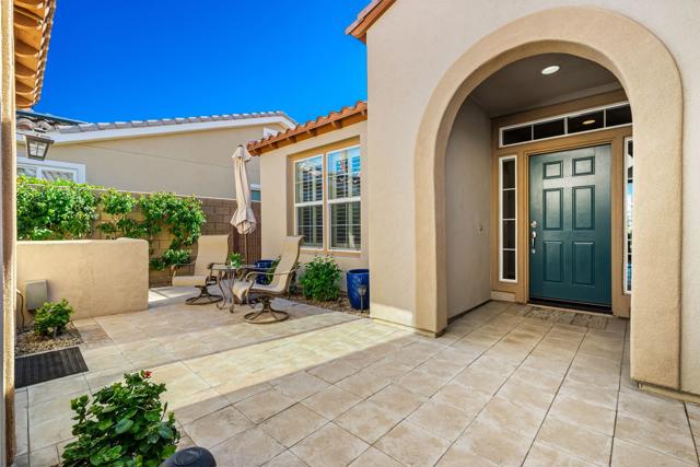 81945 Golden Star Way, La Quinta CA: https://media.crmls.org/mediaz/2b008fbb-381d-43bf-9efc-2bbd7d8a1cf3.jpg