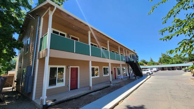 728 W 1st Avenue, Chico CA: https://media.crmls.org/mediaz/2b017444-3107-41e5-9632-632bd2dc3571.jpg
