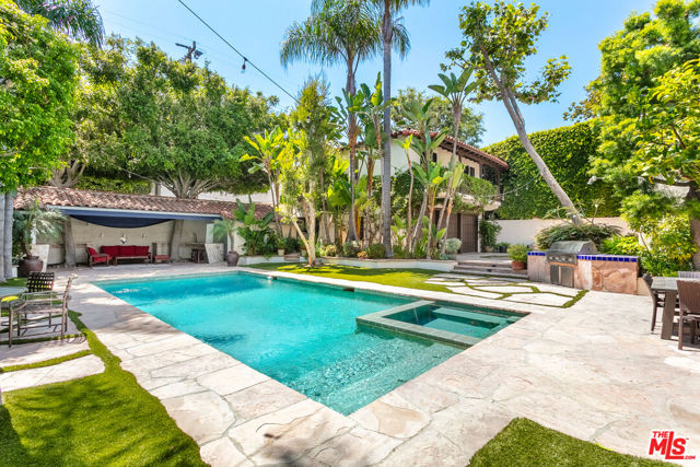 627 N Alta Drive, Beverly Hills CA: https://media.crmls.org/mediaz/2b017c37-70ba-403e-9f1f-cbaaf197e721.jpg