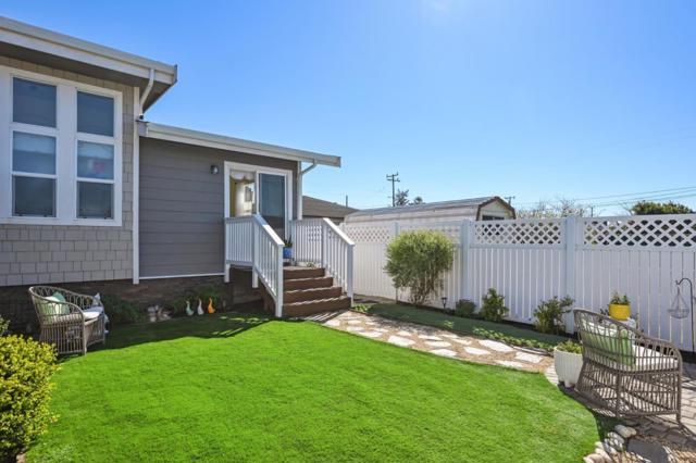 611 Poplar Street, Half Moon Bay CA: https://media.crmls.org/mediaz/2b01e954-9789-4f28-88ae-87727d5f40cb.jpg