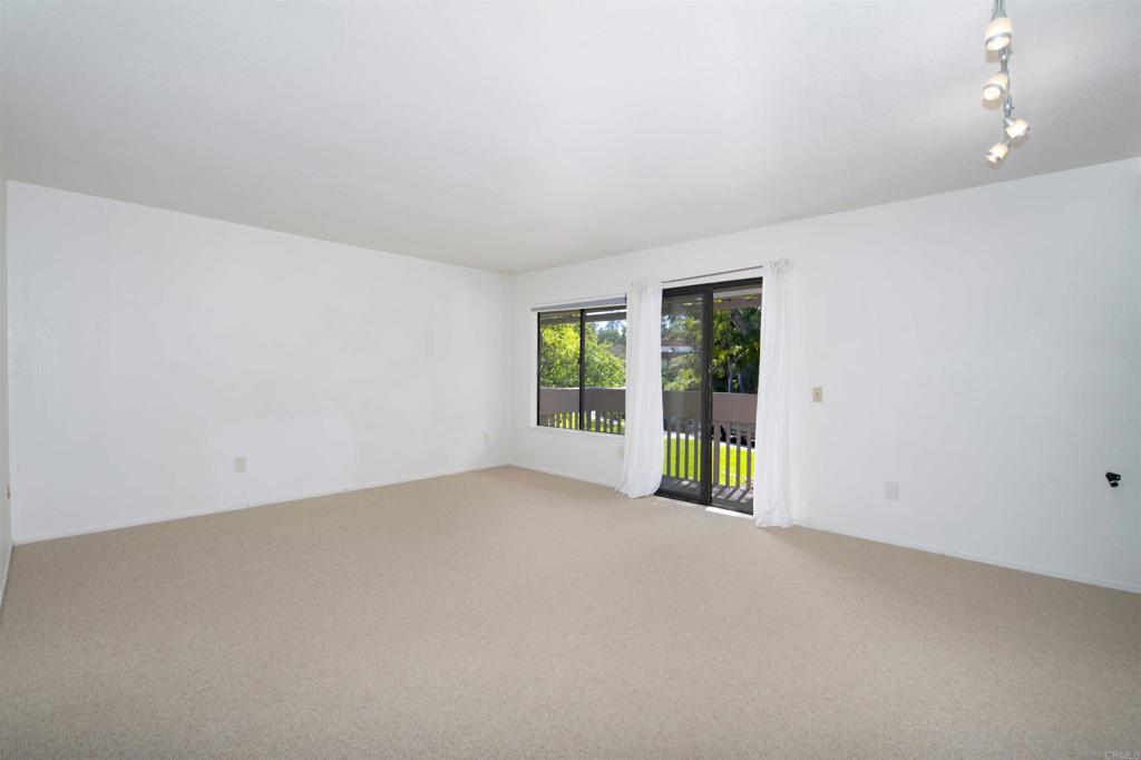 2925 Via Libertad - photo 15