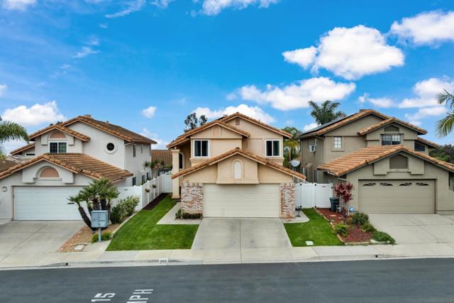 632 Paseo Rio, Vista CA: https://media.crmls.org/mediaz/2b031000-cb59-4374-b13a-ed22439ec943.jpg