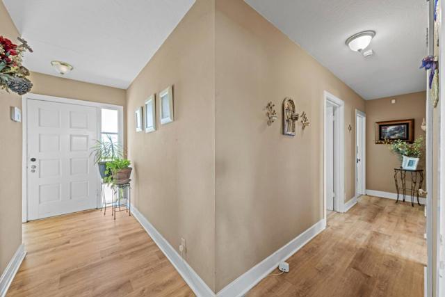 4211 Bolsa Road, Hollister CA: https://media.crmls.org/mediaz/2b036fab-d2c0-4ca7-9dd5-6ff4c90a463e.jpg