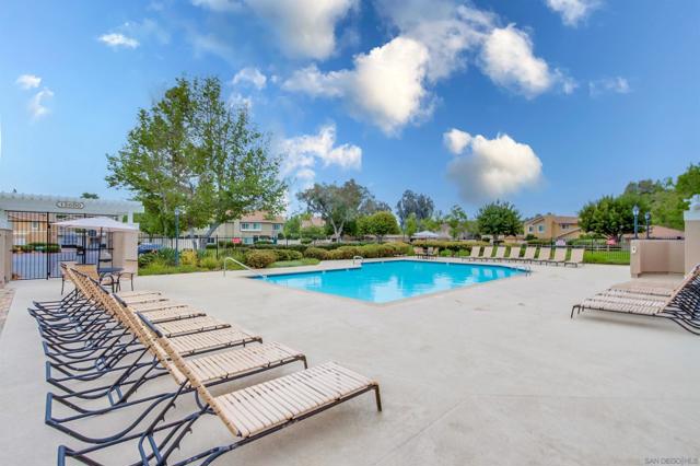 13669 Comuna Drive, Poway CA: https://media.crmls.org/mediaz/2b043331-f572-4d04-aceb-37007e6285fc.jpg
