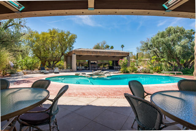 73297 Grapevine Street, Palm Desert CA: https://media.crmls.org/mediaz/2b043bfb-3299-4108-9506-bb6e1d68b991.jpg