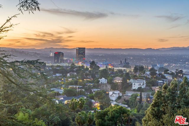 3527 Wonder View Drive, Los Angeles, California 90068, 6 Bedrooms Bedrooms, ,2 BathroomsBathrooms,Single Family Residence,For Sale,Wonder View,24455227