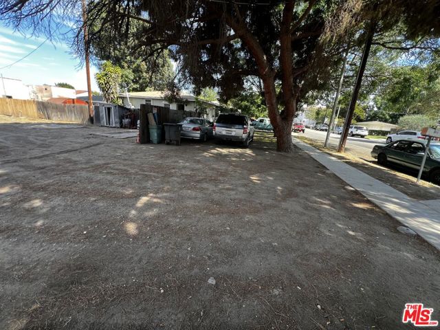 1071 & 1073 Walnut Street, Tustin CA: https://media.crmls.org/mediaz/2b04a9c7-596c-4620-87f8-1f4d8f6701ad.jpg