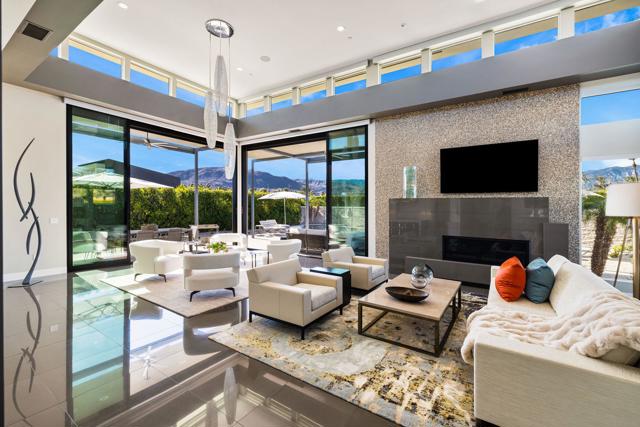 23 Emerald Court, Rancho Mirage CA: https://media.crmls.org/mediaz/2b05243c-cd43-4e20-8118-d5757a4938b7.jpg