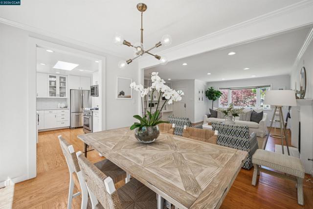 3231 Camino Colorados, Lafayette CA: https://media.crmls.org/mediaz/2b0544c6-b02b-4a9b-a793-958e9d67d162.jpg