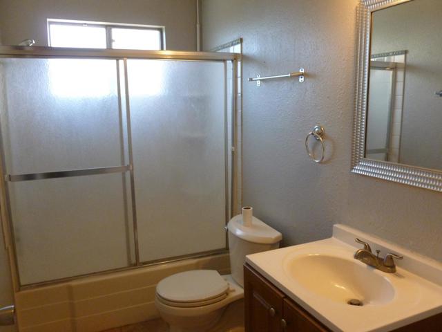 460 SE Jeremy Court, Oakdale CA: https://media.crmls.org/mediaz/2b0560b2-97a5-4d23-aea2-55165cf77e09.jpg