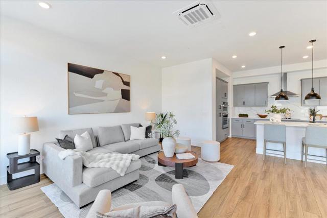 210 Waters Park Circle, San Mateo CA: https://media.crmls.org/mediaz/2b05a12b-0e5a-4188-b08b-9055b22eb4af.jpg