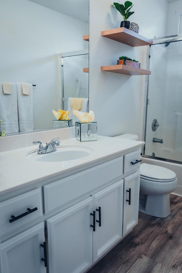 https://media.crmls.org/mediaz/2b05c533-0095-4d18-9789-f2b479ea2eeb.jpg?preset=X-Large