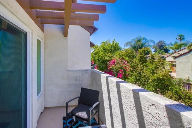 1520 Granite Hills Dr, El Cajon CA: https://media.crmls.org/mediaz/2b05e0bb-9d8c-4bb5-aa64-5f62d1bcfc23.jpg