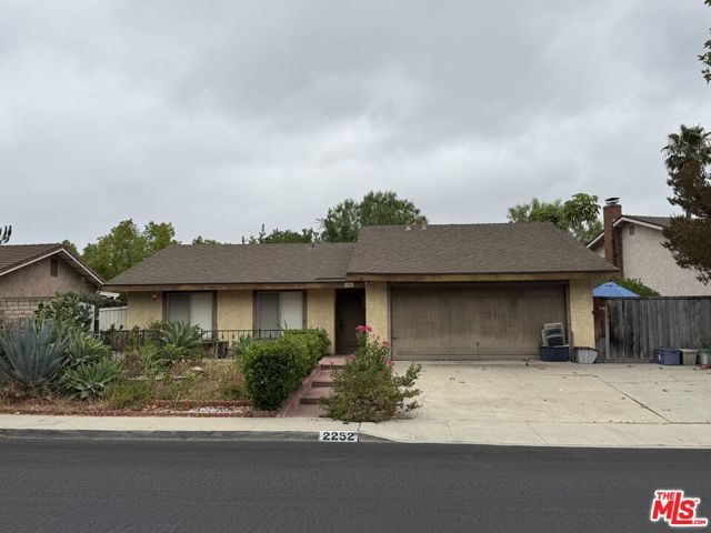 2252 Northpark Street, Thousand Oaks CA: https://media.crmls.org/mediaz/2b05e7dc-4d3d-4b93-9dfb-4331b34e90e2.jpg