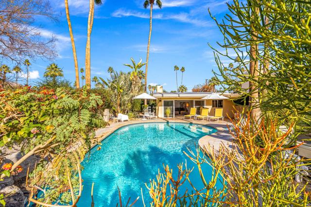 1223 E San Lorenzo Road, Palm Springs CA: https://media.crmls.org/mediaz/2b05e89d-3701-47ad-aa77-18f732b68fe8.jpg