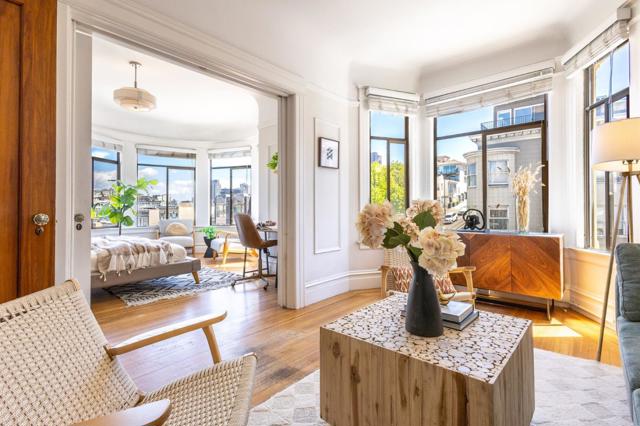 806810 Union Street, San Francisco CA: https://media.crmls.org/mediaz/2b0679eb-960a-48bc-8df2-5778702a126d.jpg