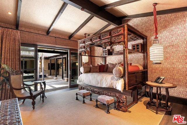 24834 Pacific Coast Highway, Malibu CA: https://media.crmls.org/mediaz/2b068765-79d8-4715-b93f-0846dc04c0a5.jpg