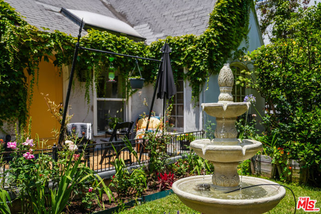 523 S Coronado Street, Los Angeles CA: https://media.crmls.org/mediaz/2b06b39c-71d3-483c-8303-26176b7a6fc0.jpg